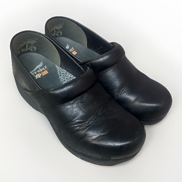 Dansko Shoes - Dansko Women’s Black Leather Professional Clogs Size 38 US 7.5–8 Nursing Shoes